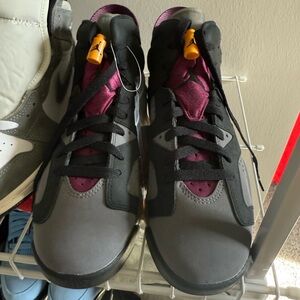 Nike Air Jordan 6 Retro Bordeaux Size 5.5Y/7.5W 
Never worn